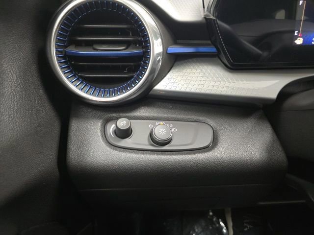 New 2026 Chevrolet Trax LT image 17