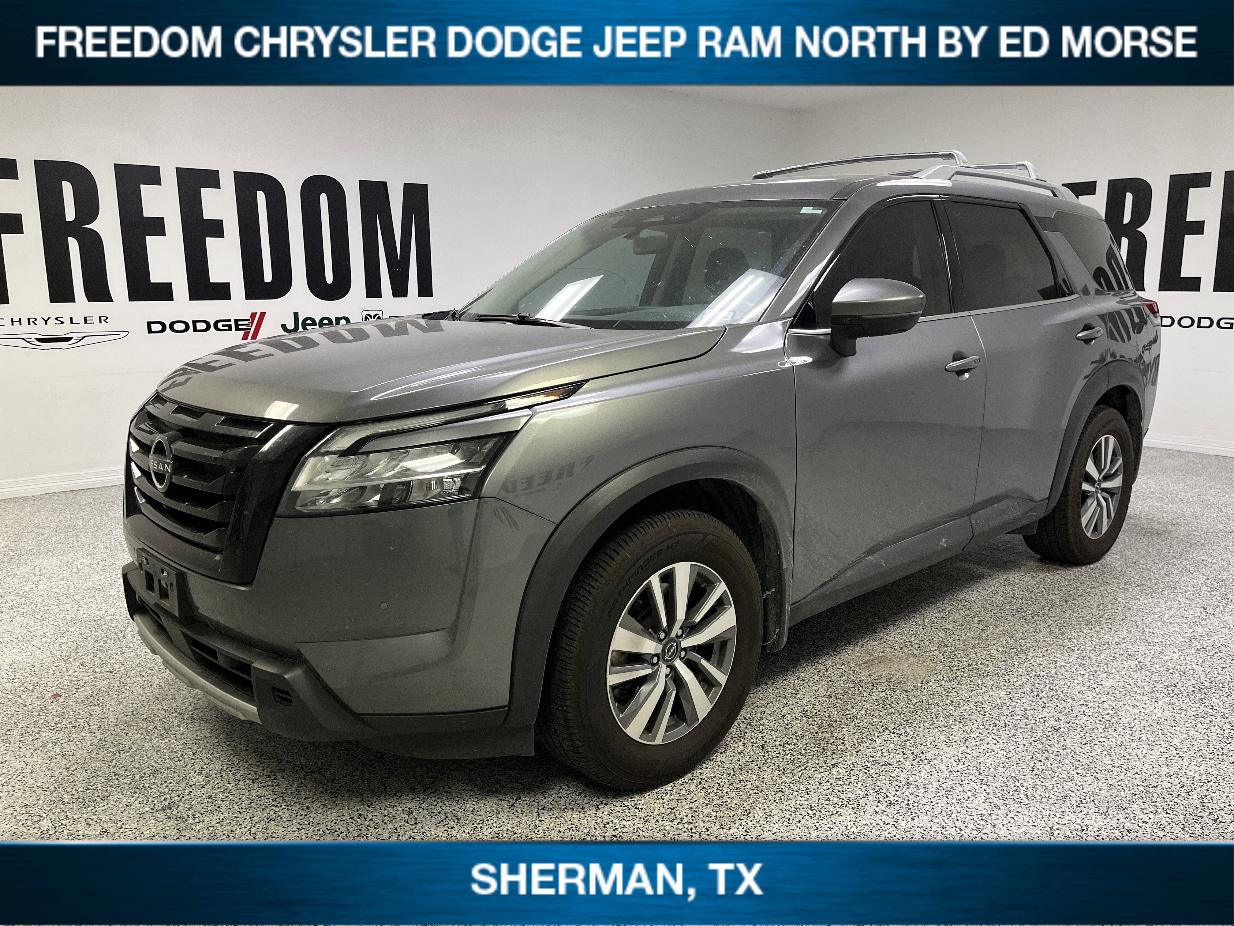 Used 2023 Nissan Pathfinder SL w/ Black Appearance Package