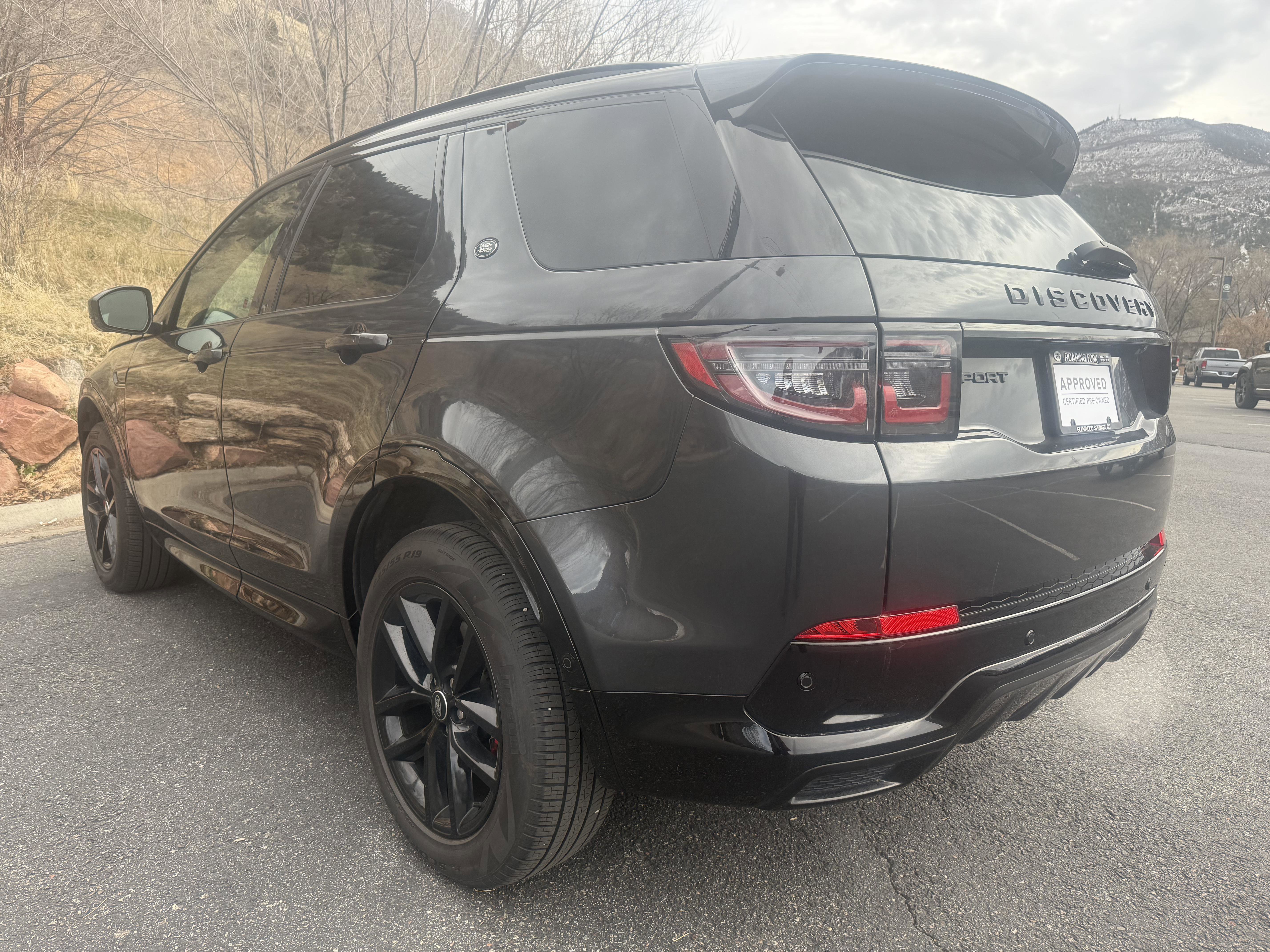 Used 2025 Land Rover Discovery Sport Dynamic SE image 6