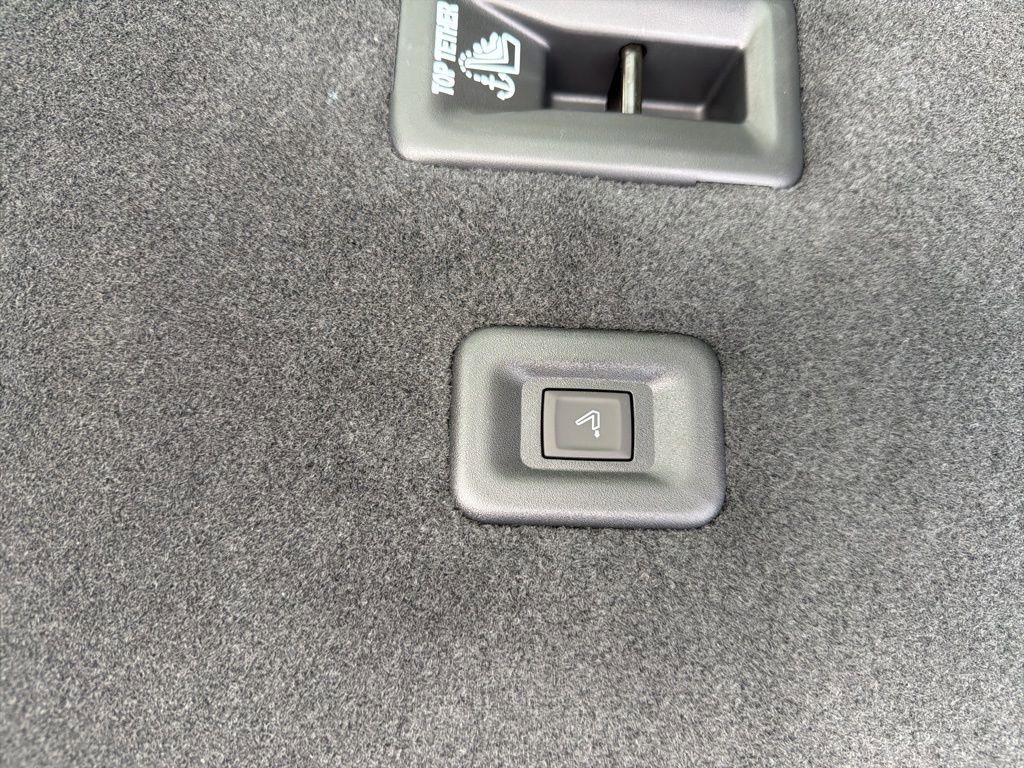 New 2026 Chevrolet Traverse RS w/ LPO, Floor Liner Package image 40