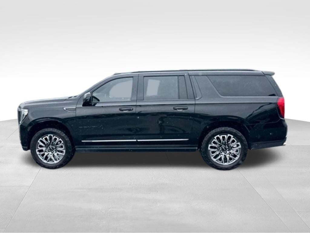 Used 2023 GMC Yukon XL Denali Ultimate w/ LPO, Floor Liner Package AWD/4WD video 2
