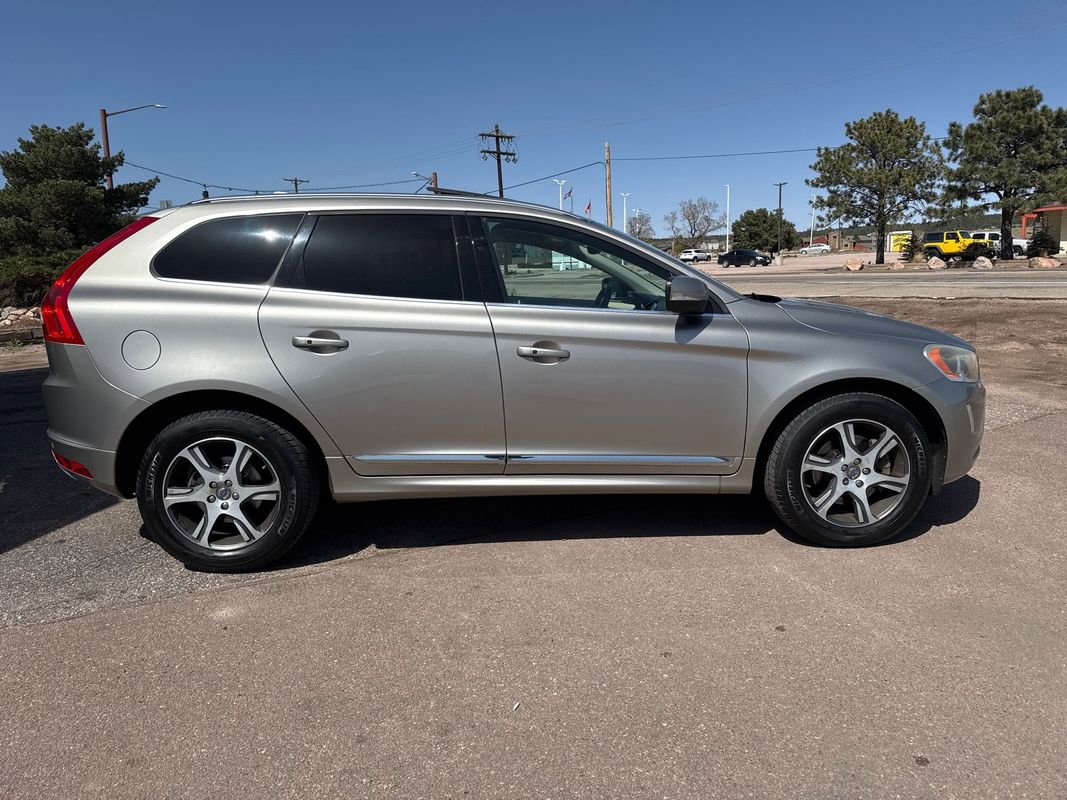 Used 2015 Volvo XC60 T6 w/ Proximity Package image 7