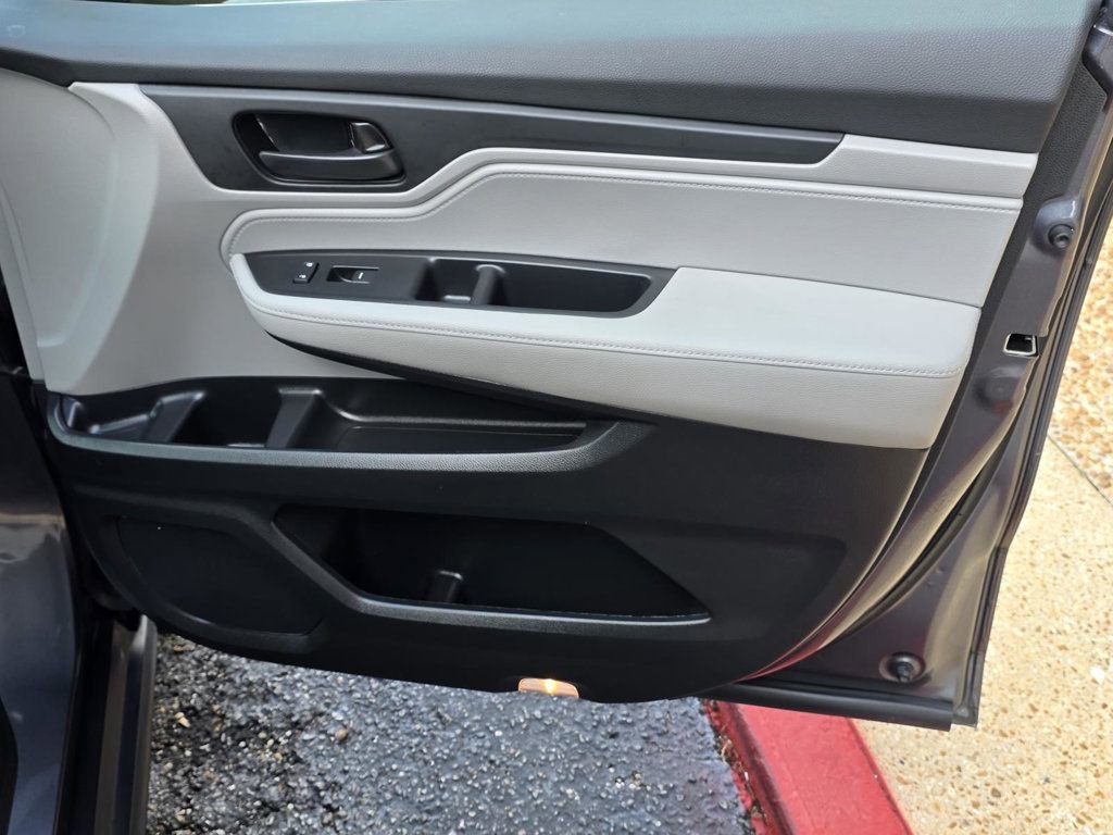 Used 2023 Honda Odyssey EX image 32