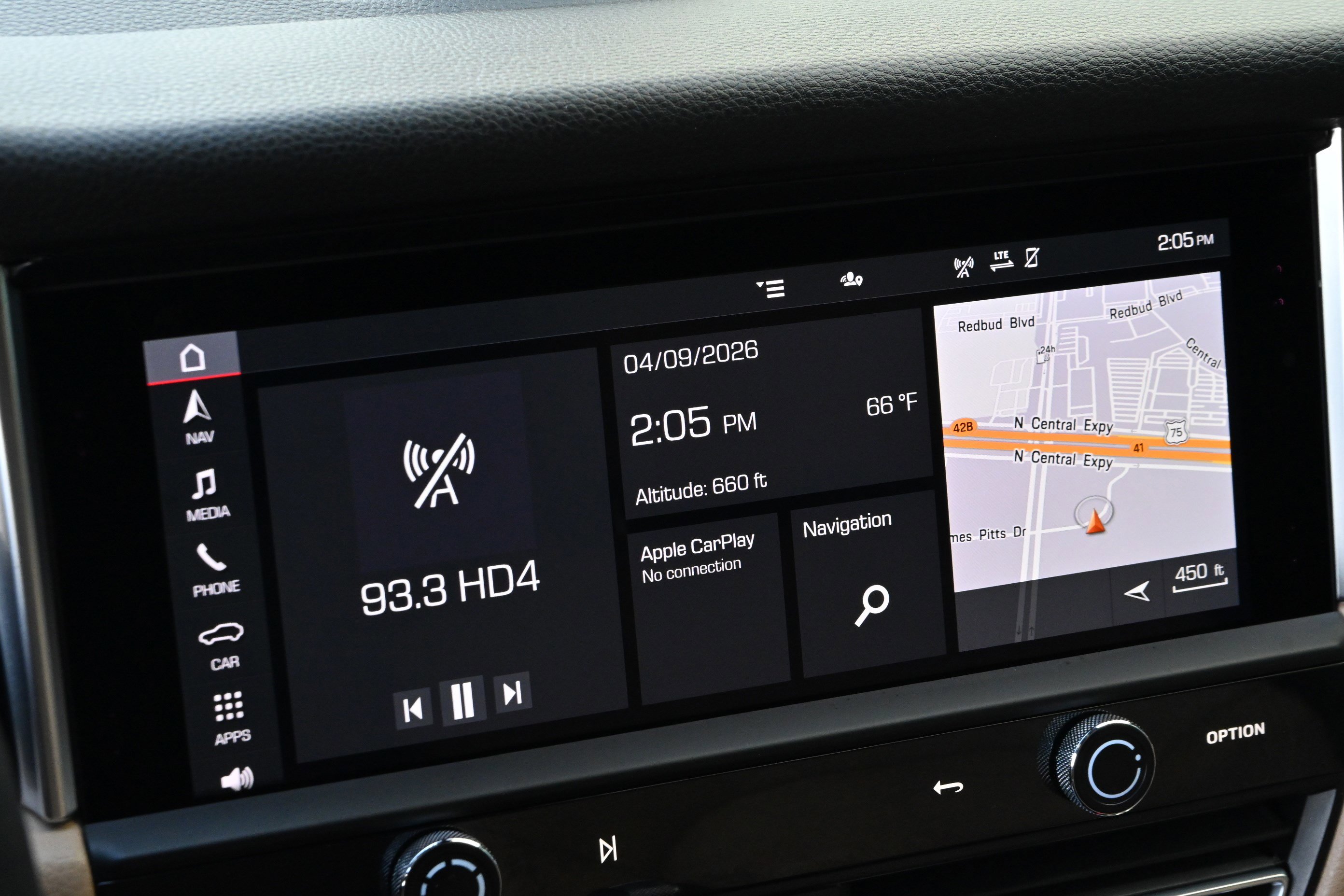 Used 2024 Porsche Macan image 36