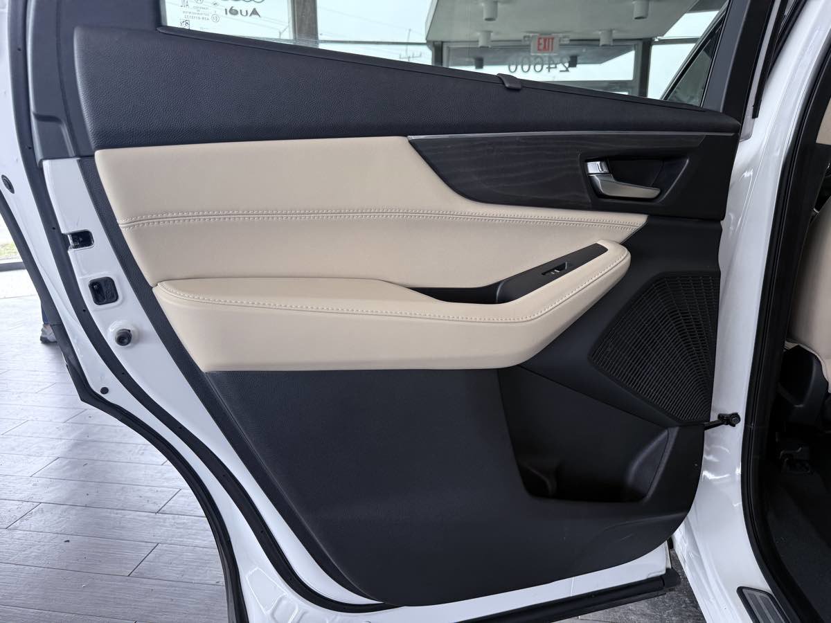 Used 2023 Acura MDX SH-AWD w/ Advance Package image 31