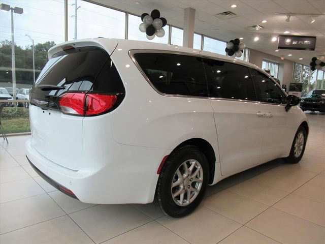 New 2026 Chrysler Voyager LX image 6