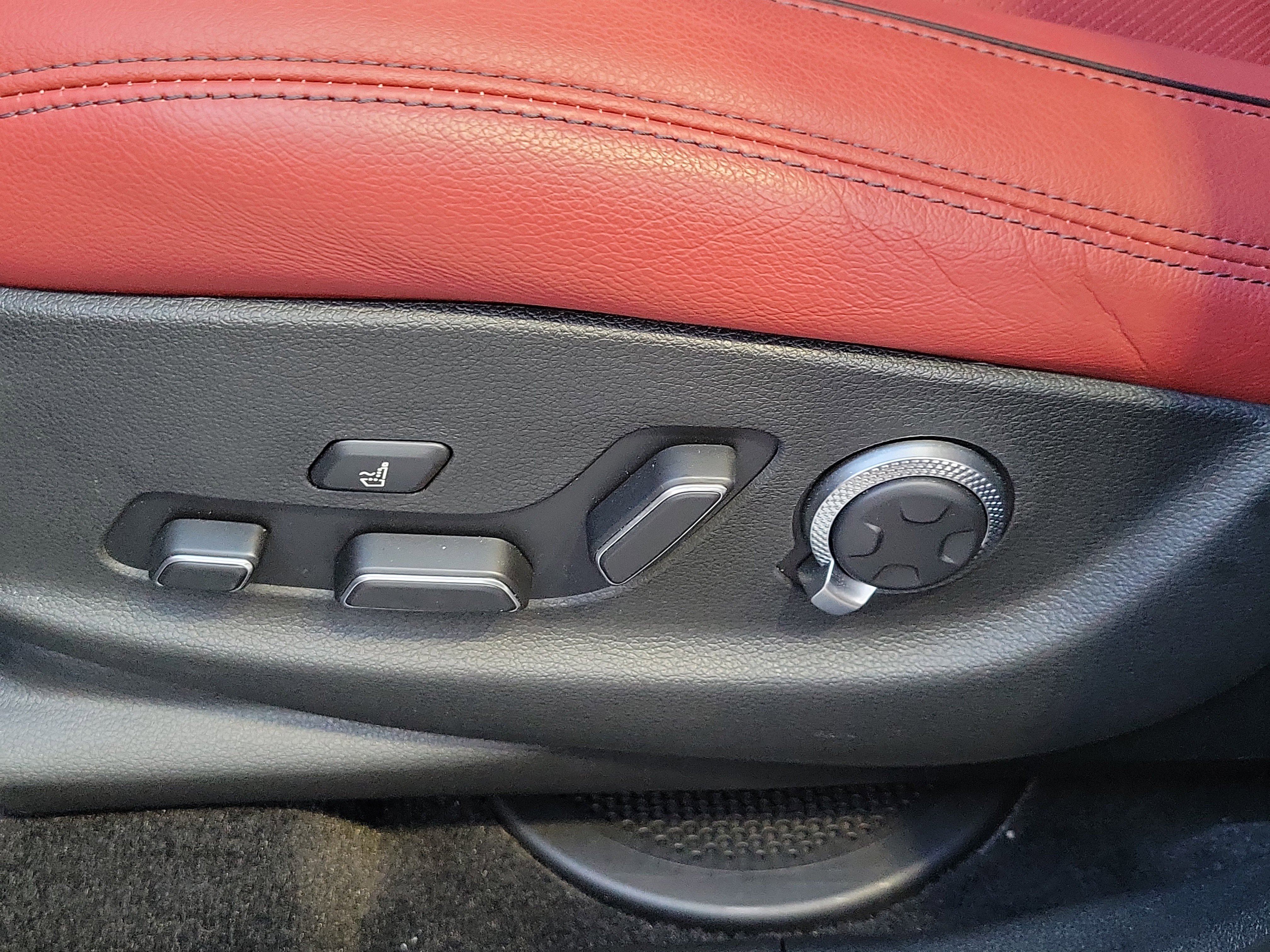 Used 2026 Genesis GV70 3.5T Sport Advanced image 18