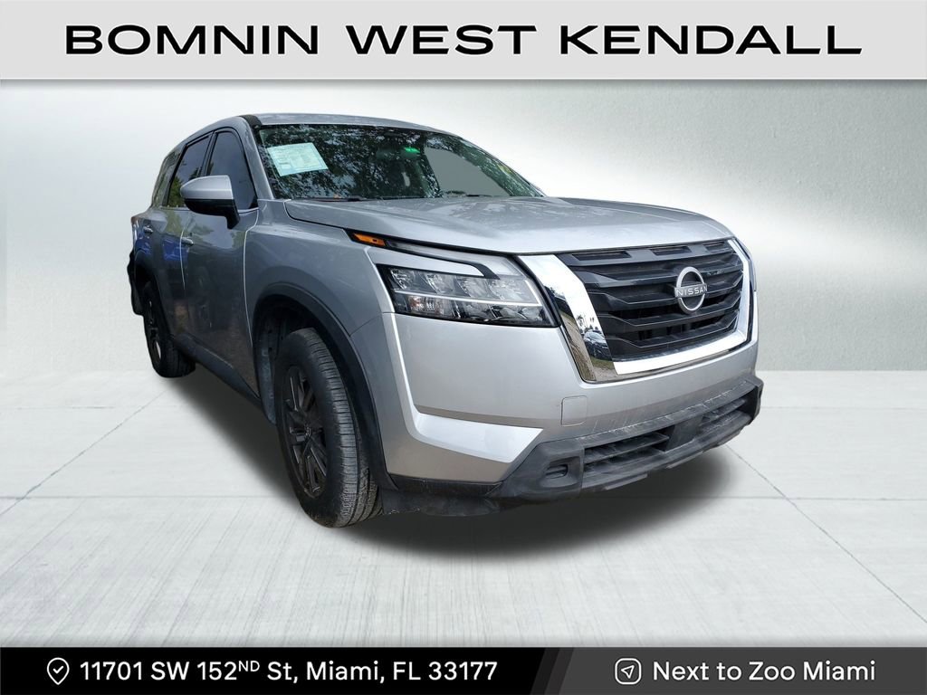 Used 2022 Nissan Pathfinder S image 1