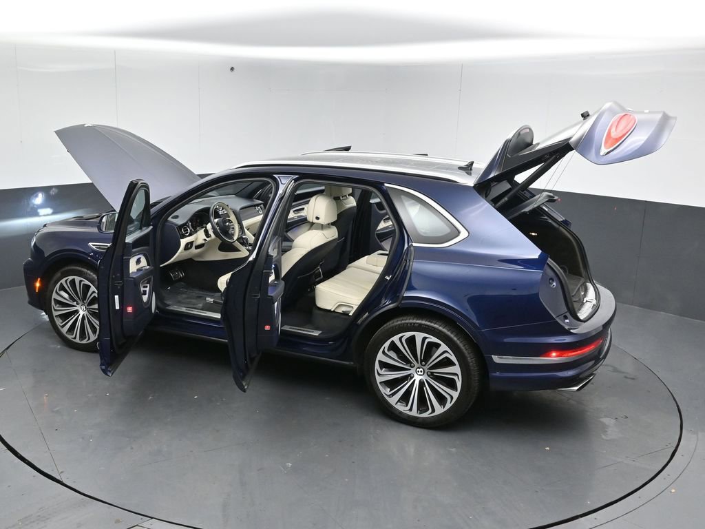 Used 2021 Bentley Bentayga image 54