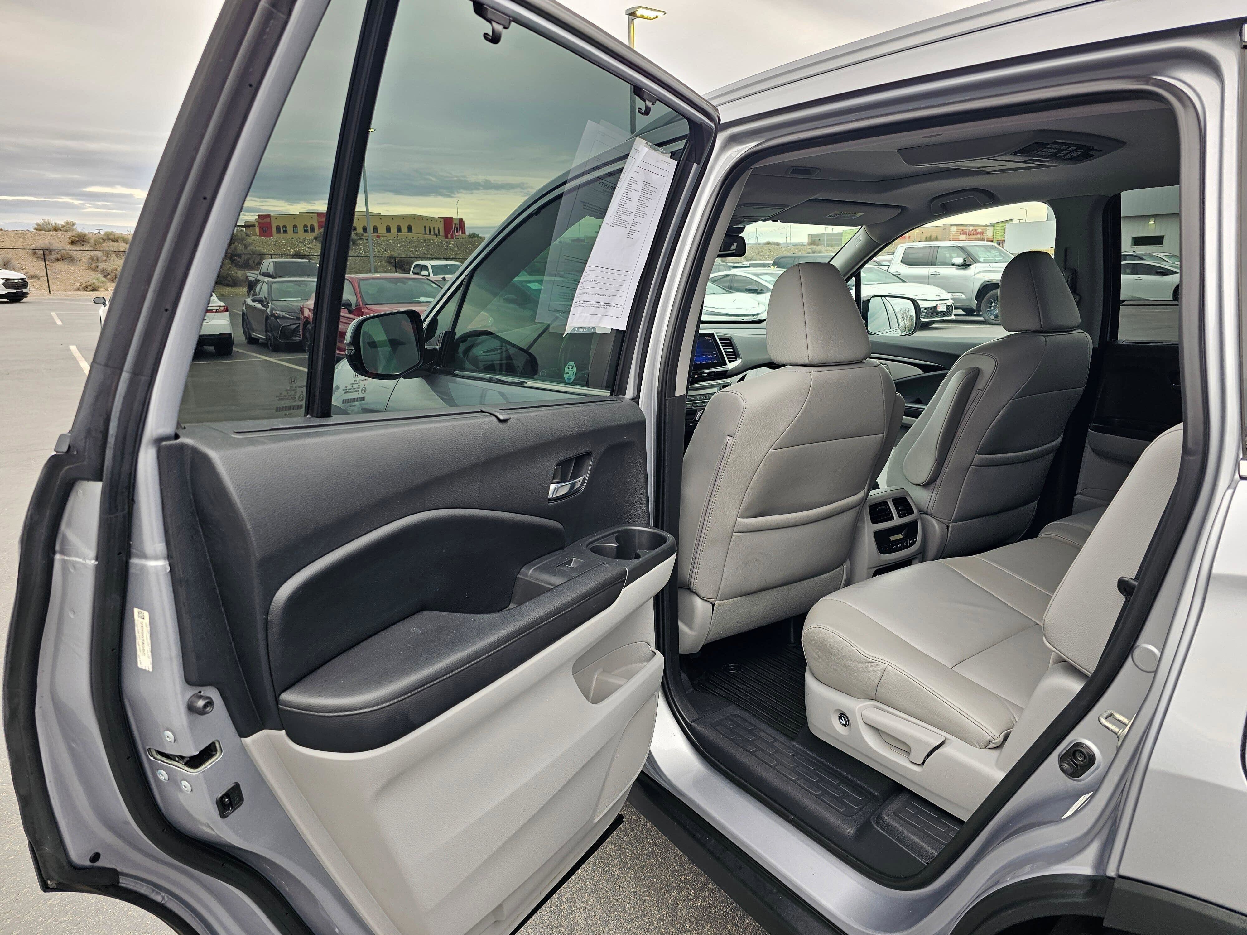 Used 2016 Honda Pilot Touring image 16
