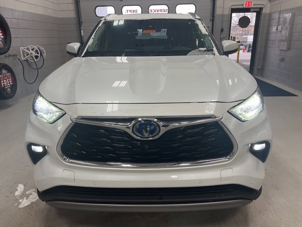Used 2022 Toyota Highlander Platinum image 3