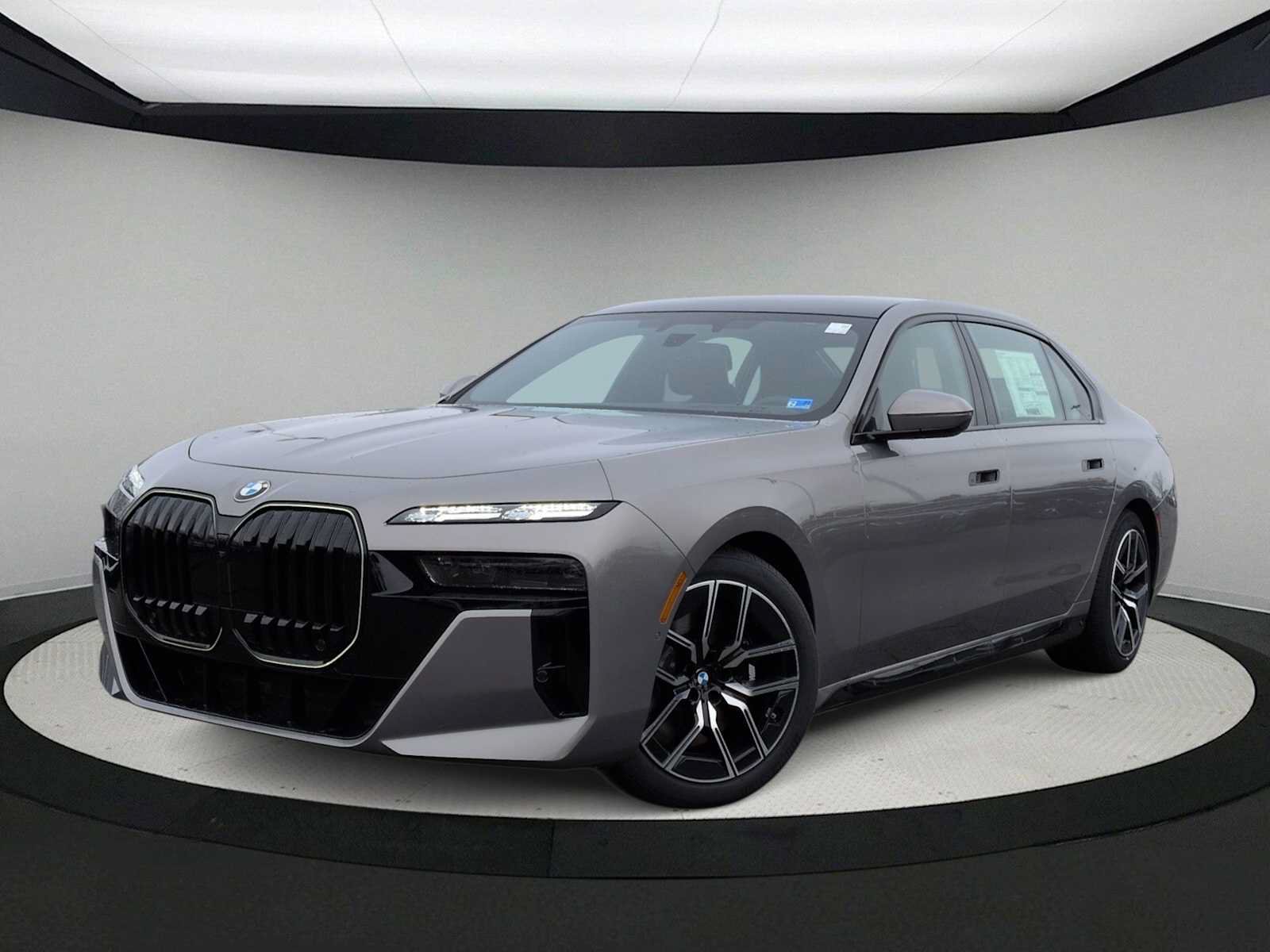 New 2026 BMW 760i xDrive w/ Executive Package AWD/4WD image 1
