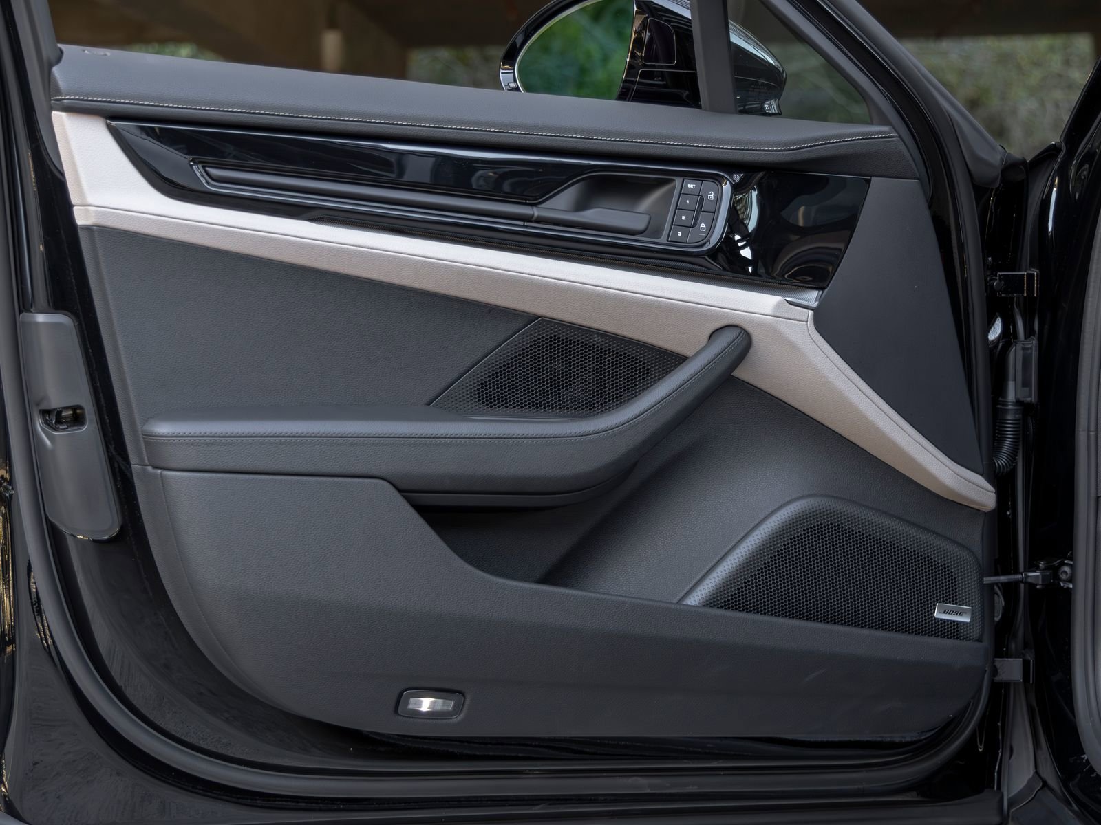 Certified 2025 Porsche Panamera RWD image 21