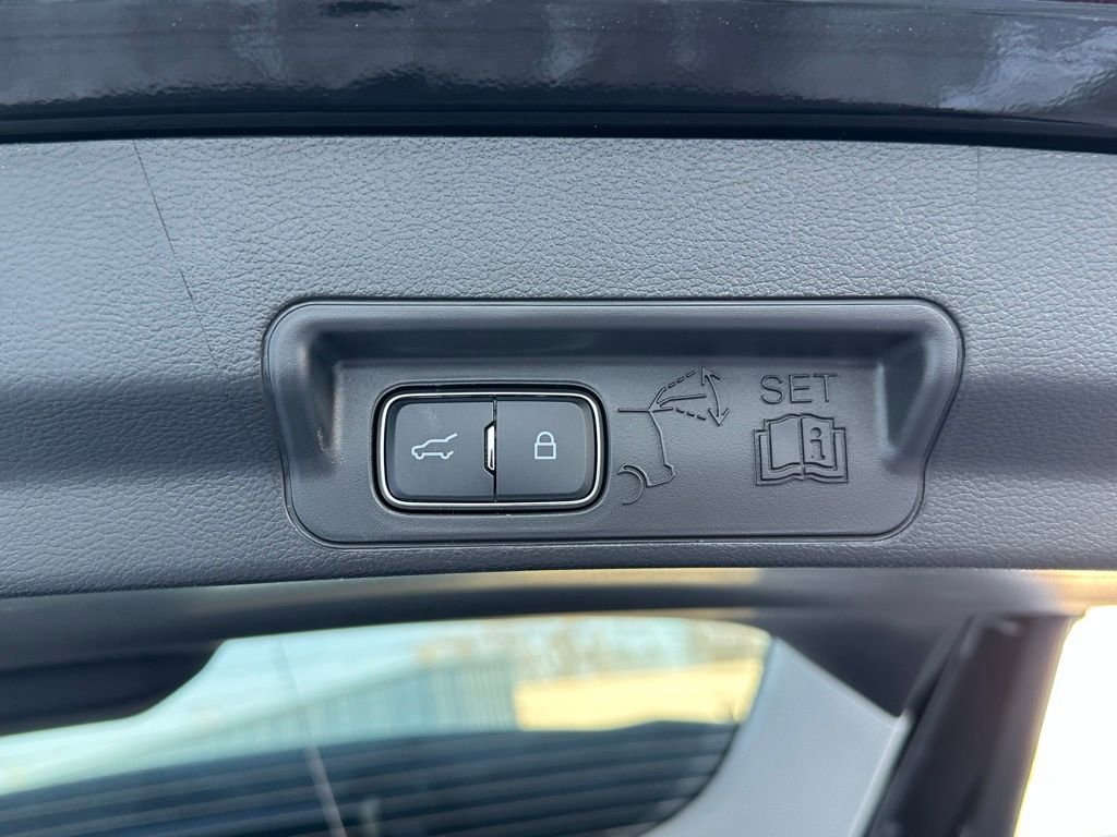 New 2026 Ford Explorer Active image 18