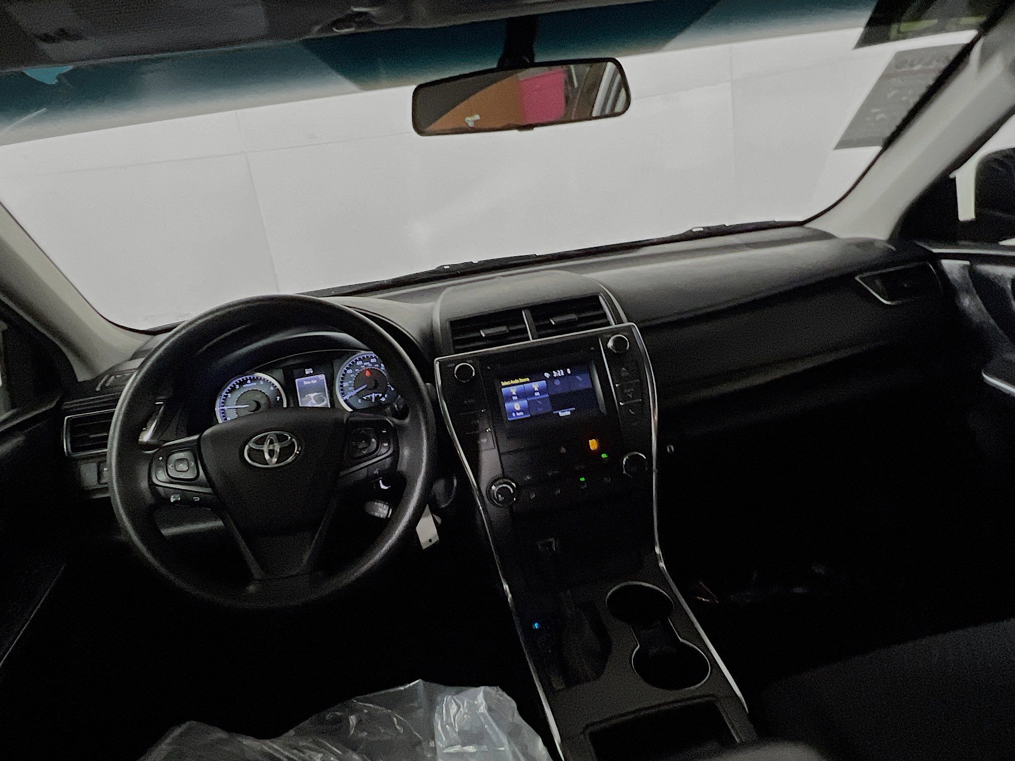 Used 2017 Toyota Camry LE FWD image 30