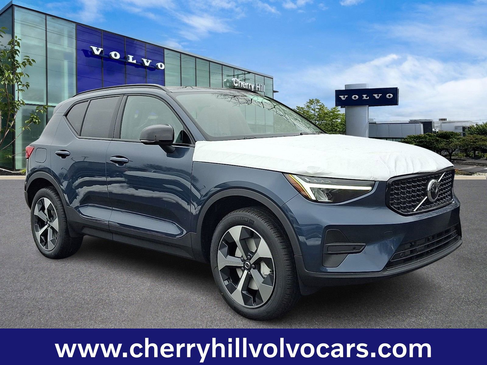 New 2026 Volvo XC40 B5 Core w/ Protection Package Premier