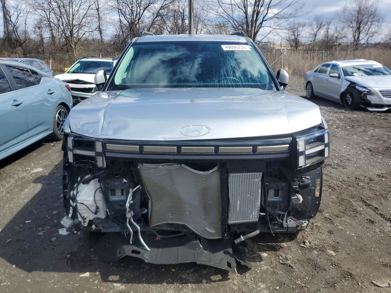 Used 2024 Hyundai Santa Fe SEL FWD image 2