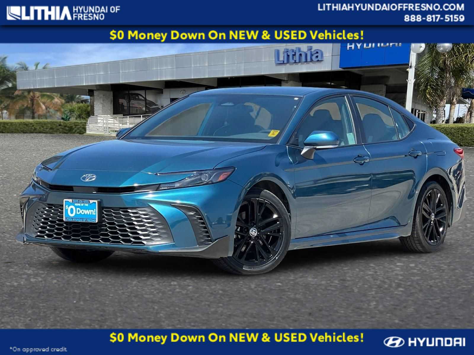 Used 2025 Toyota Camry SE FWD image 1