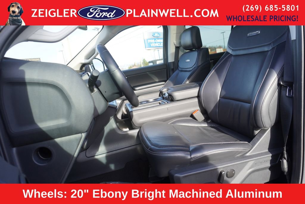 Used 2025 Ford Expedition Platinum image 23