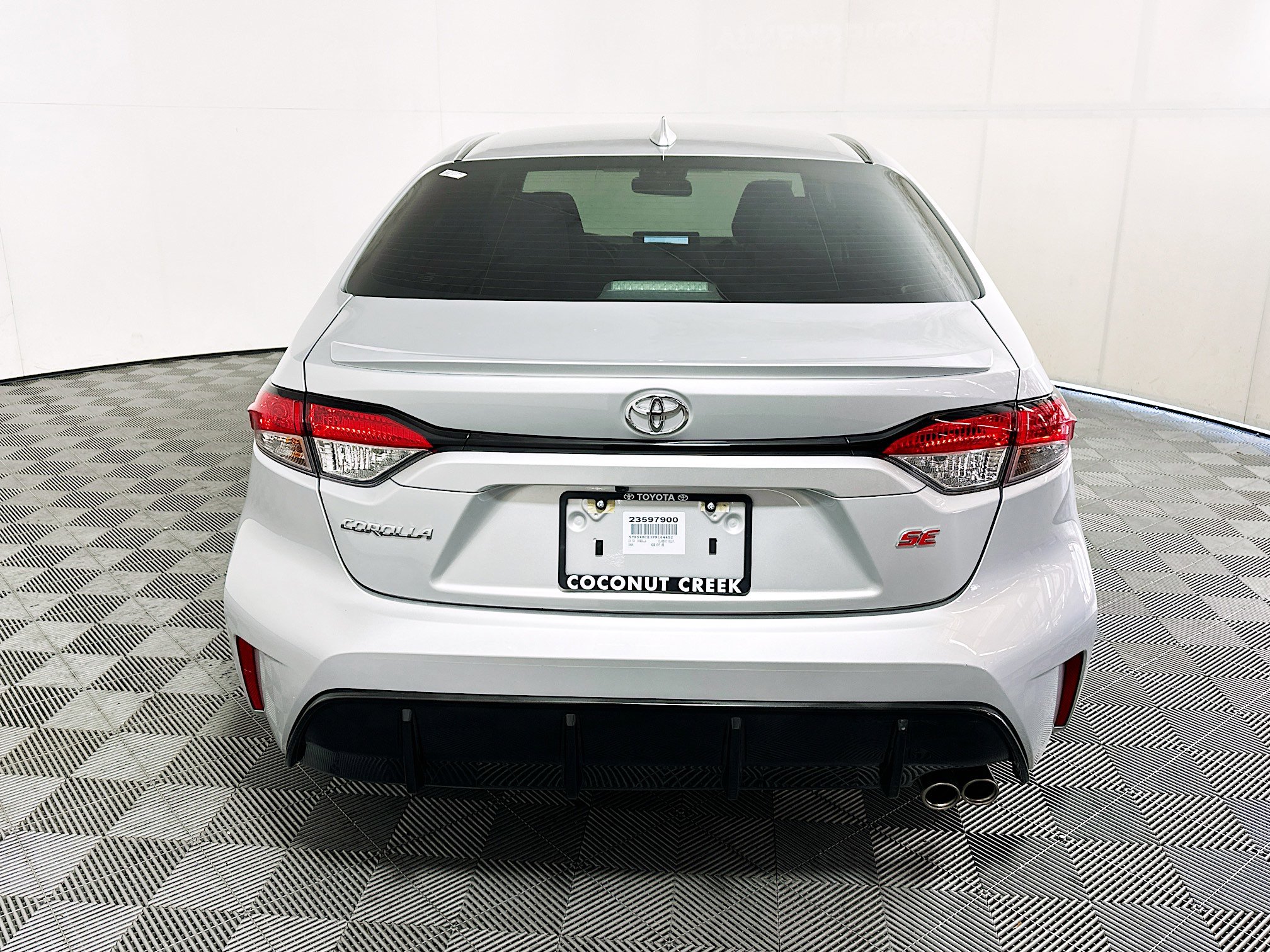 Used 2023 Toyota Corolla SE image 4