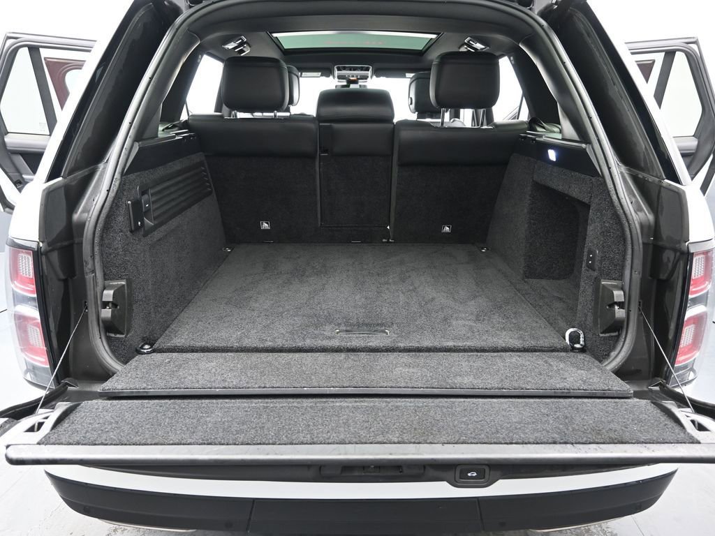 Used 2018 Land Rover Range Rover image 18