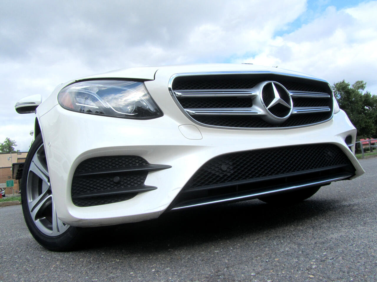 Used 2017 Mercedes-Benz E 300 video 1