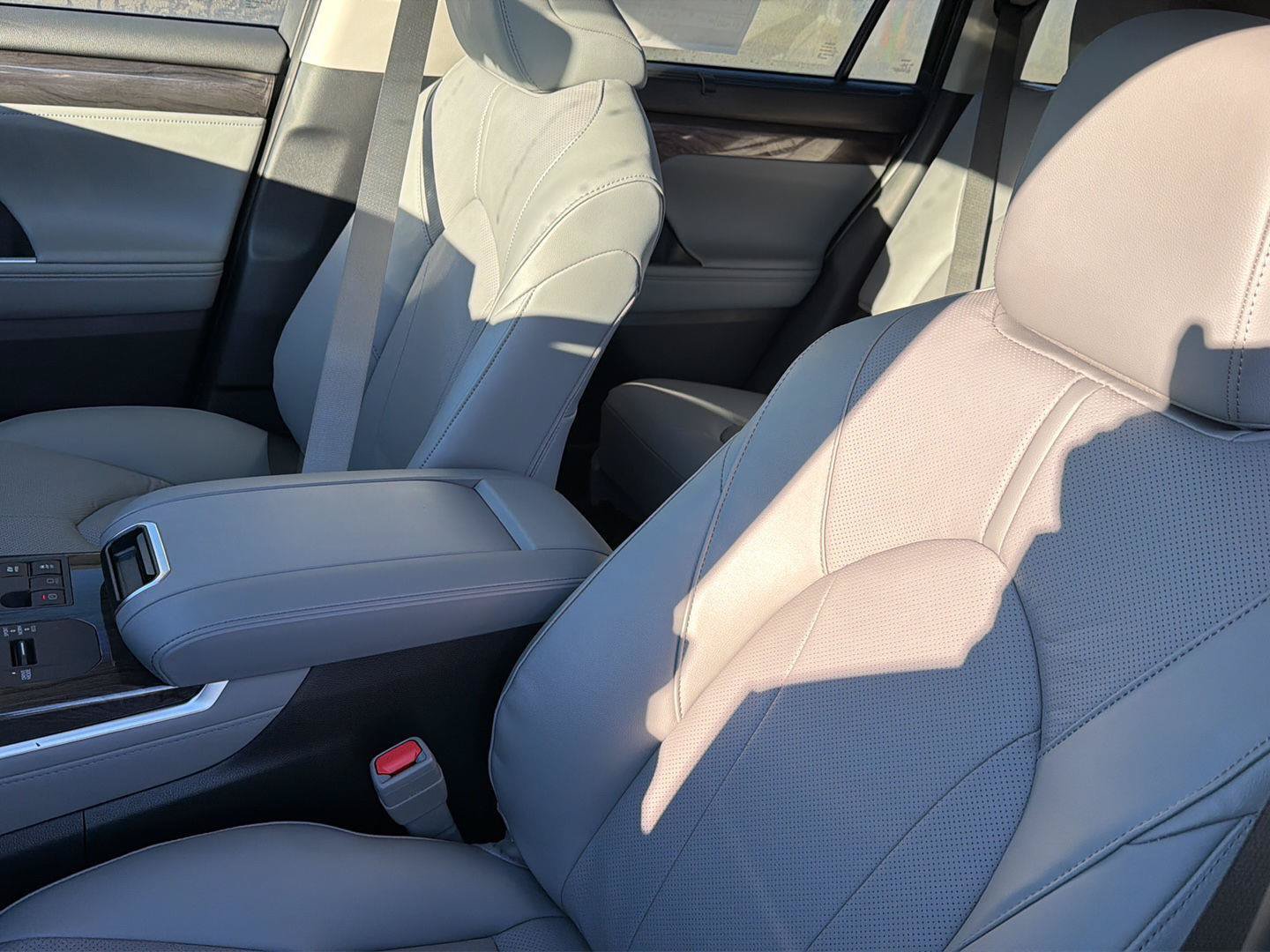New 2026 Toyota Highlander Limited AWD/4WD image 30
