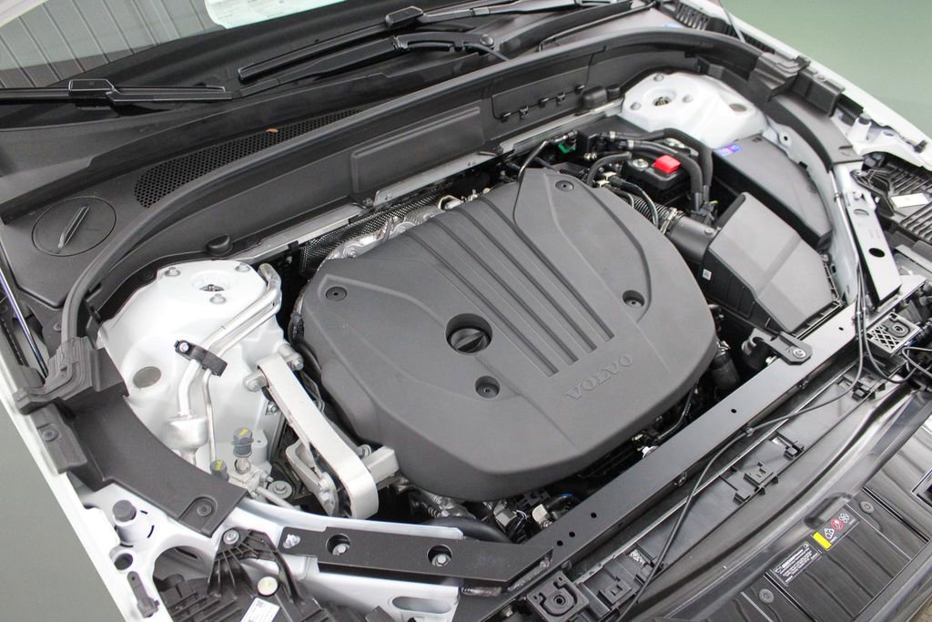 New 2026 Volvo XC60 B5 Plus w/ Protection Package Premier AWD/4WD image 14