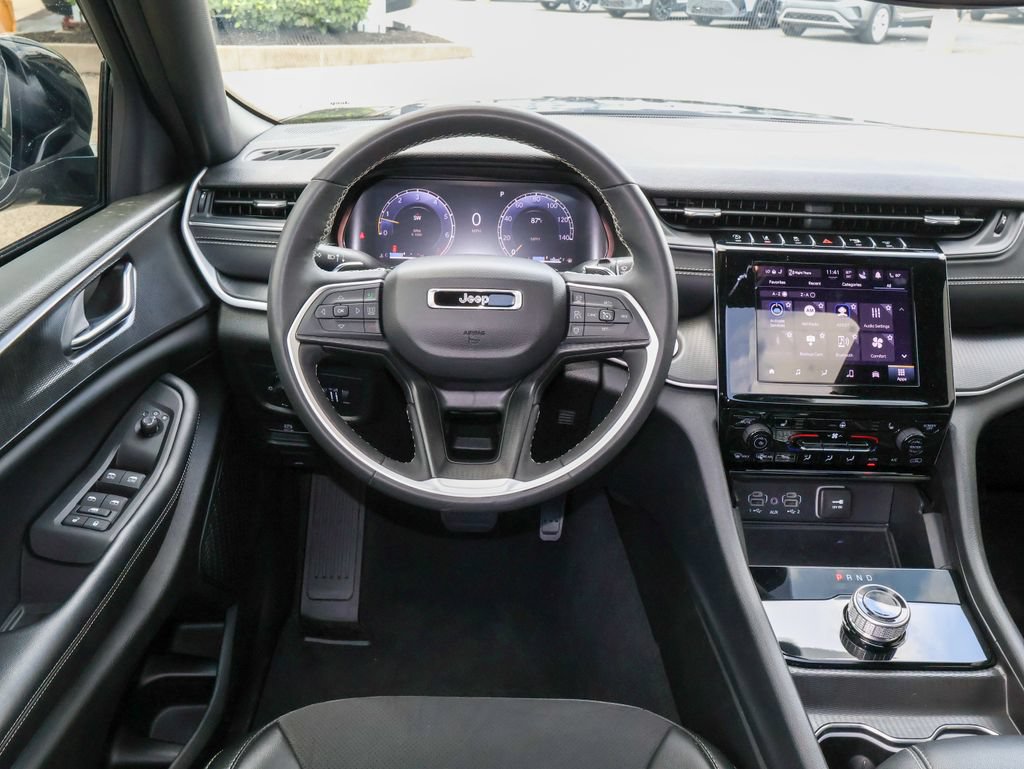Used 2024 Jeep Grand Cherokee Altitude AWD/4WD image 18