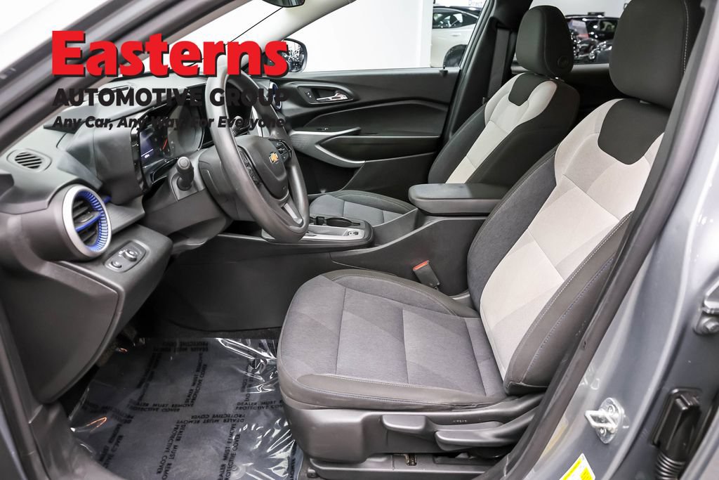 Used 2024 Chevrolet Trax LS w/ Driver Confidence Package FWD image 14