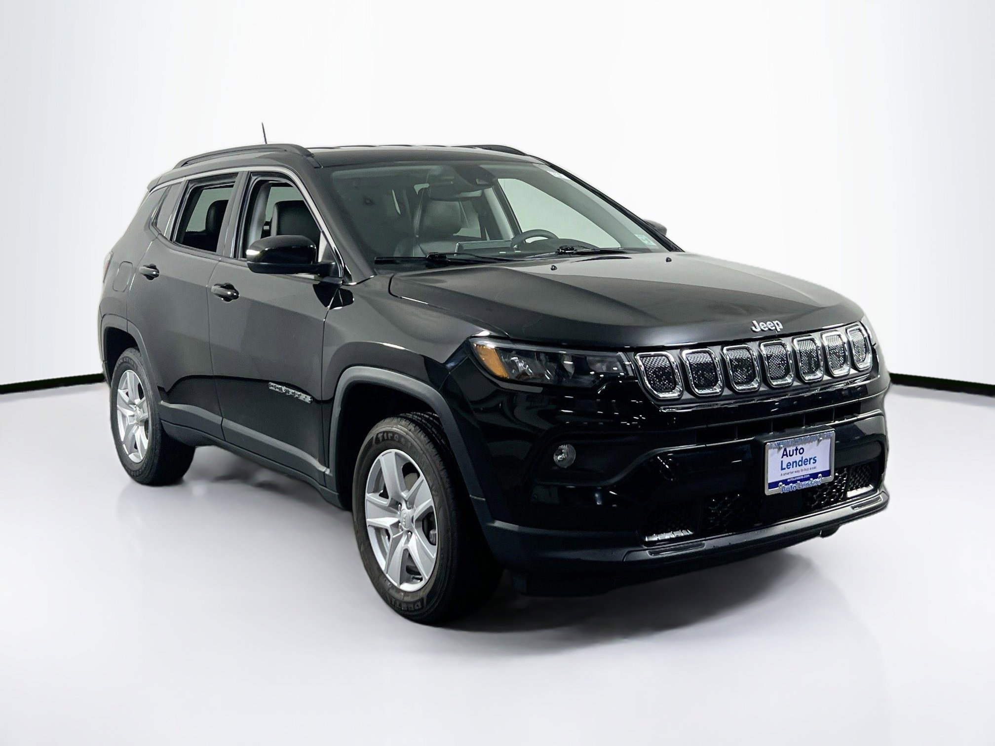 Used 2022 Jeep Compass Latitude image 3