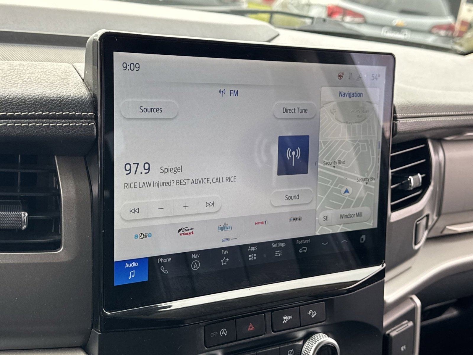 Used 2024 Ford Expedition Max XLT image 18