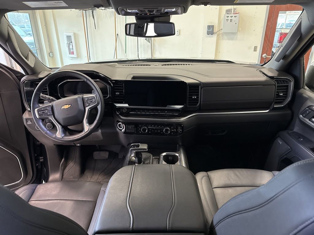 Used 2024 Chevrolet Silverado 1500 LTZ w/ LTZ Premium Package image 15