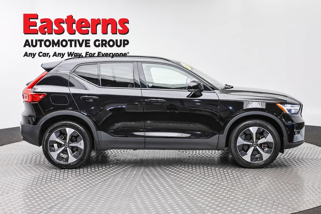 Used 2023 Volvo XC40 B4 Ultimate FWD image 4