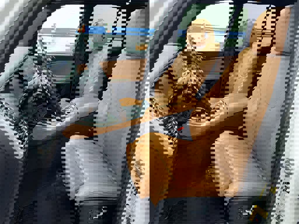 Used 2022 BMW X5 xDrive45e w/ Climate Comfort Package image 15