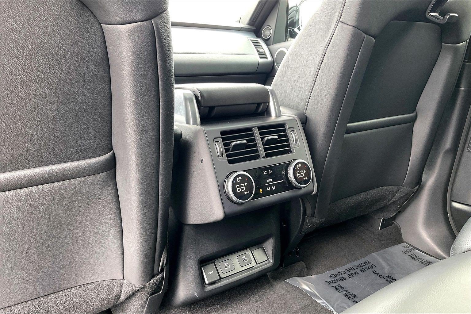 Certified 2025 Land Rover Discovery Dynamic SE AWD/4WD image 34