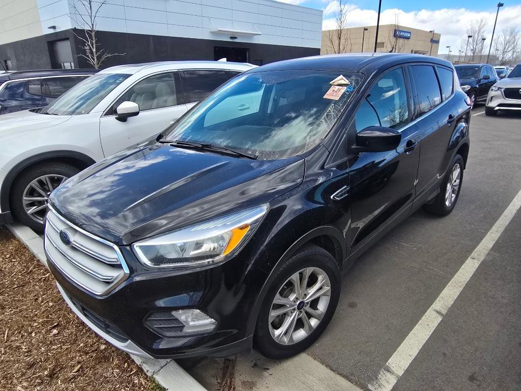Used 2019 Ford Escape SE image 1