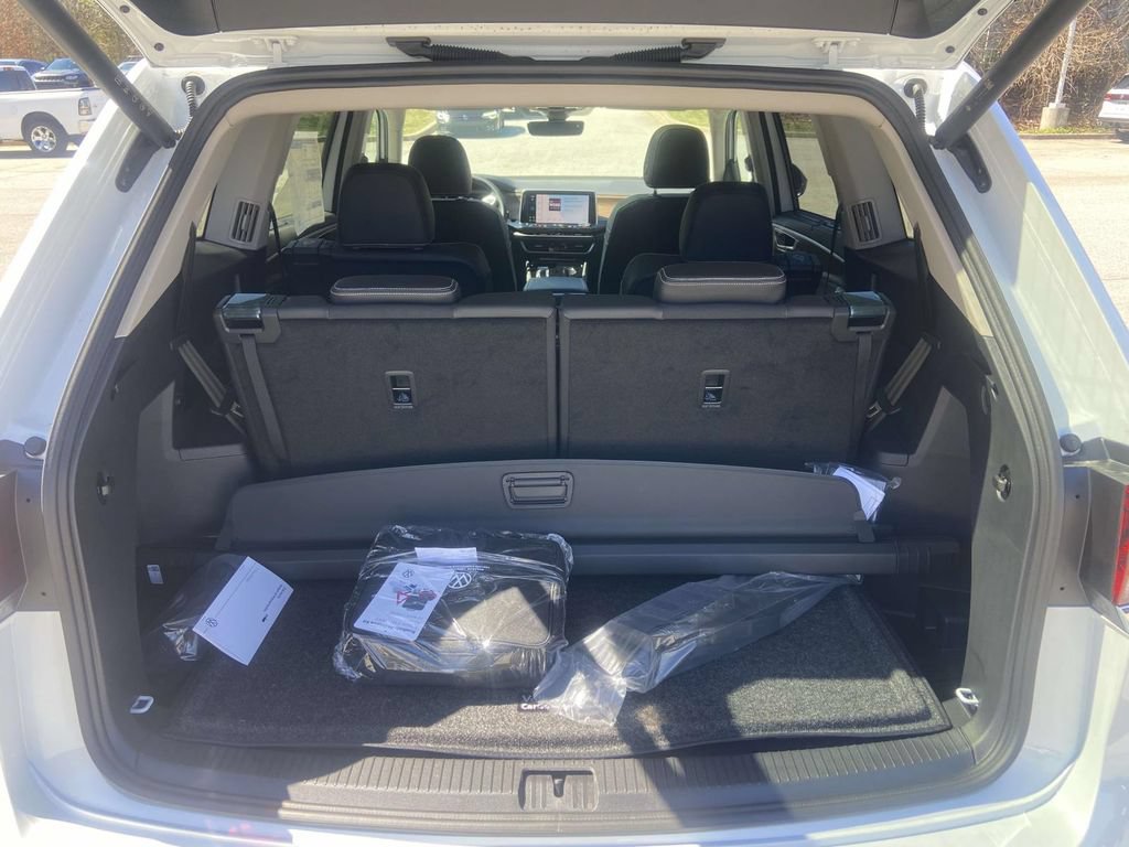 New 2026 Volkswagen Atlas SE FWD image 8