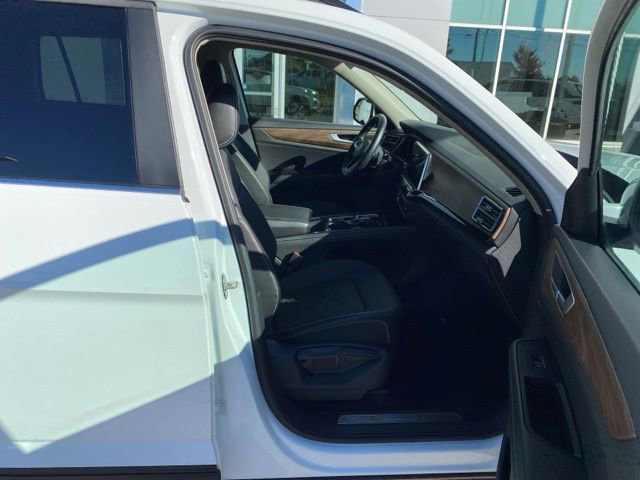 Used 2024 Volkswagen Atlas SE image 34