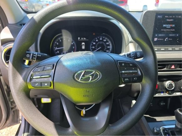 Used 2023 Hyundai Kona SEL AWD/4WD image 4