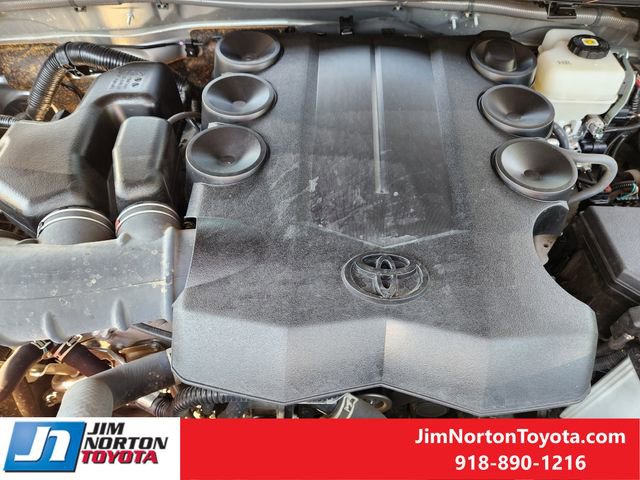Used 2024 Toyota 4Runner SR5 AWD/4WD image 29