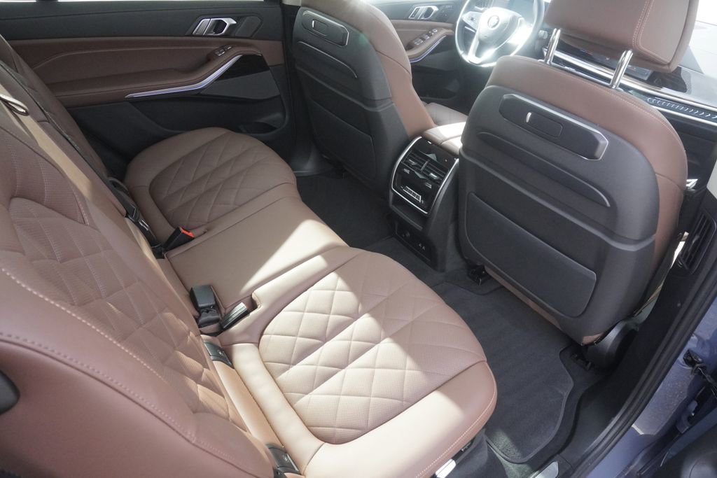 Used 2023 BMW X7 xDrive40i w/ Premium Package image 26