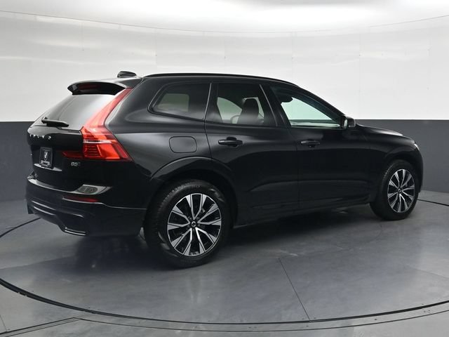 Used 2024 Volvo XC60 B5 Plus AWD/4WD image 4