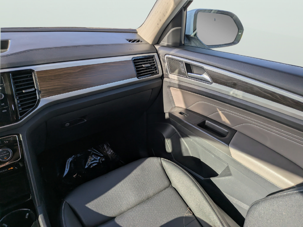 Certified 2023 Volkswagen Atlas SE w/ Panoramic Sunroof Package FWD image 15