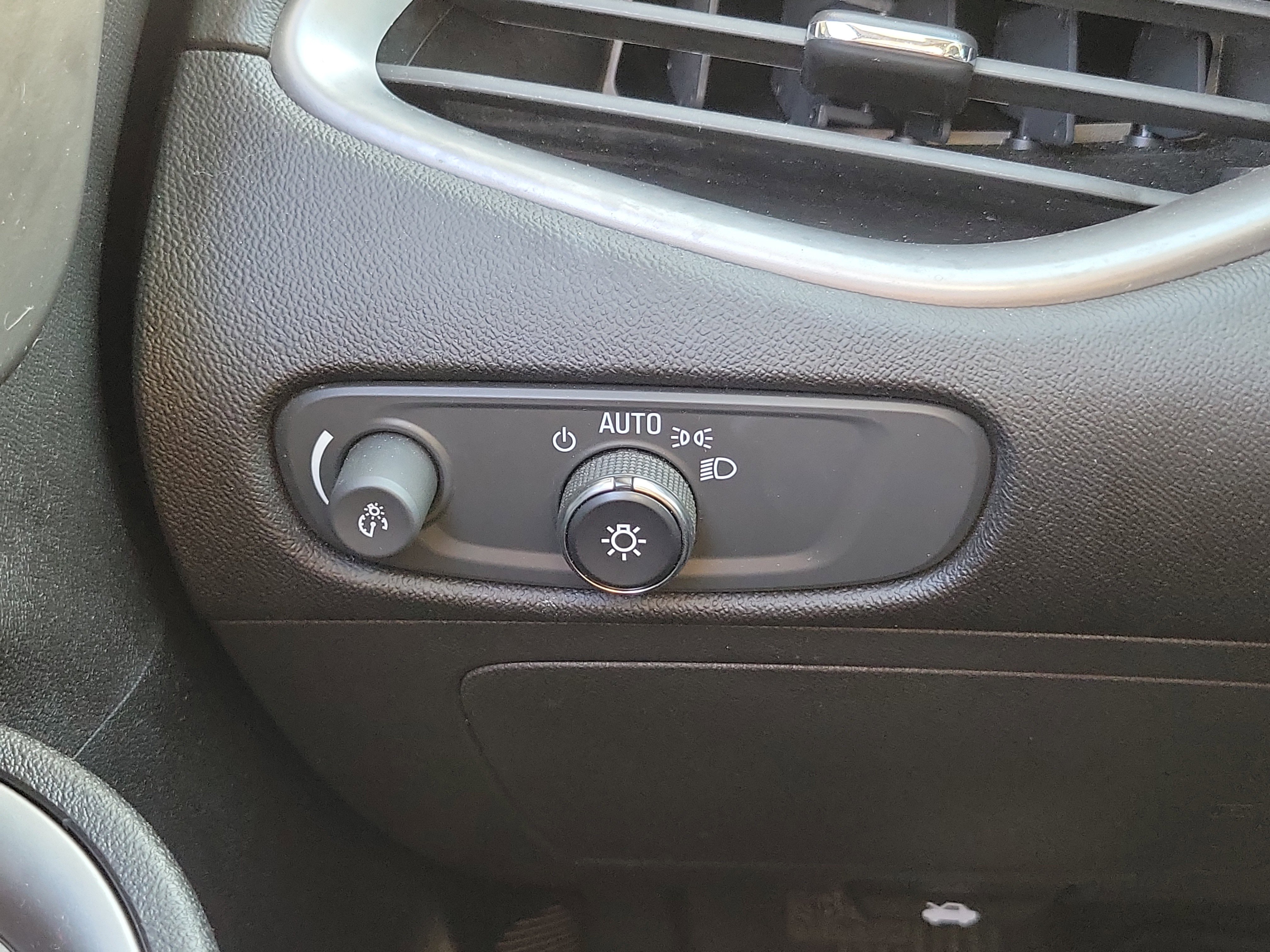 Used 2022 Chevrolet Malibu LS image 23