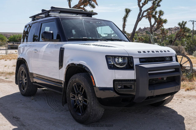 Used 2023 Land Rover Defender 90 X-Dynamic SE image 12