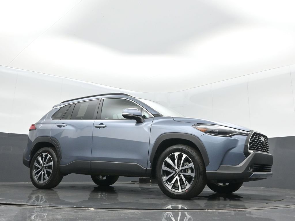 Used 2024 Toyota Corolla Cross XLE w/ Convenience Package image 26