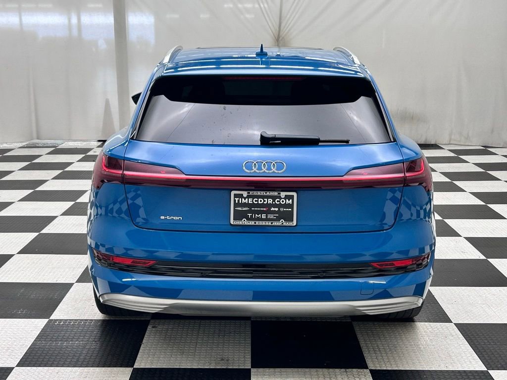 Used 2019 Audi e-tron Prestige w/ Prestige Package AWD/4WD image 6
