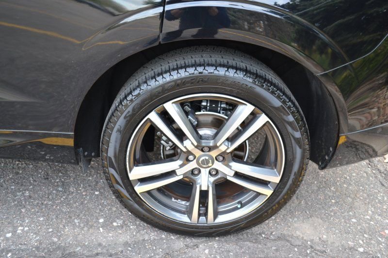 Used 2018 Volvo XC60 T5 Momentum w/ Vision Package image 40