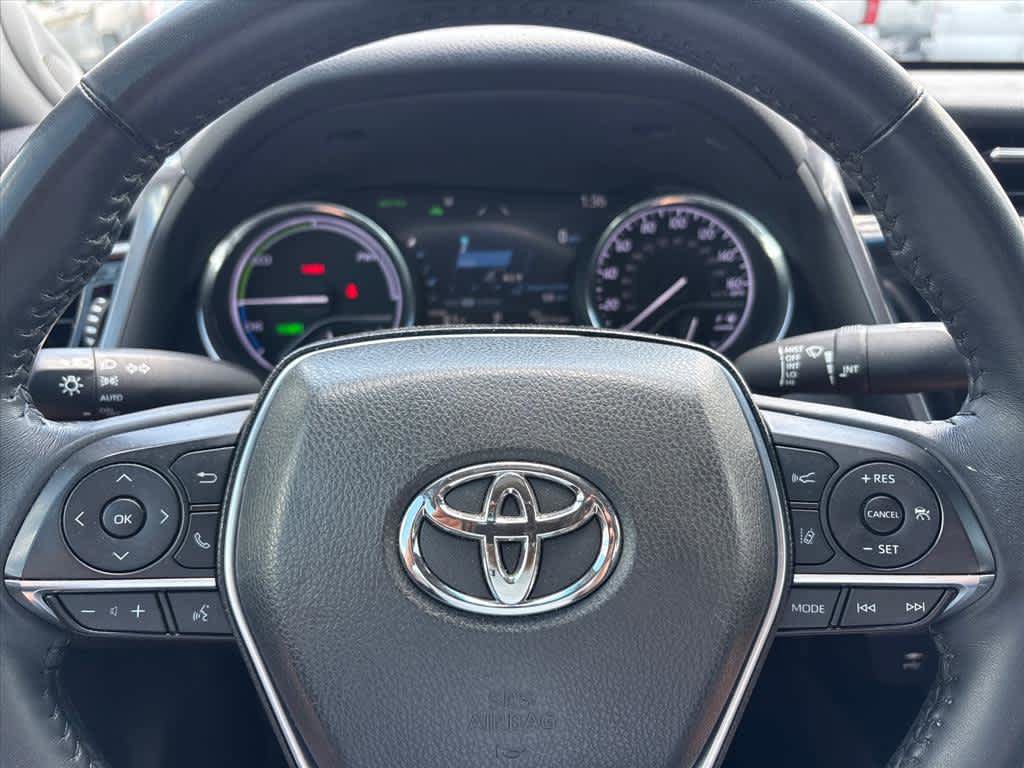 Used 2019 Toyota Camry XLE w/ Sunroof Package FWD image 17